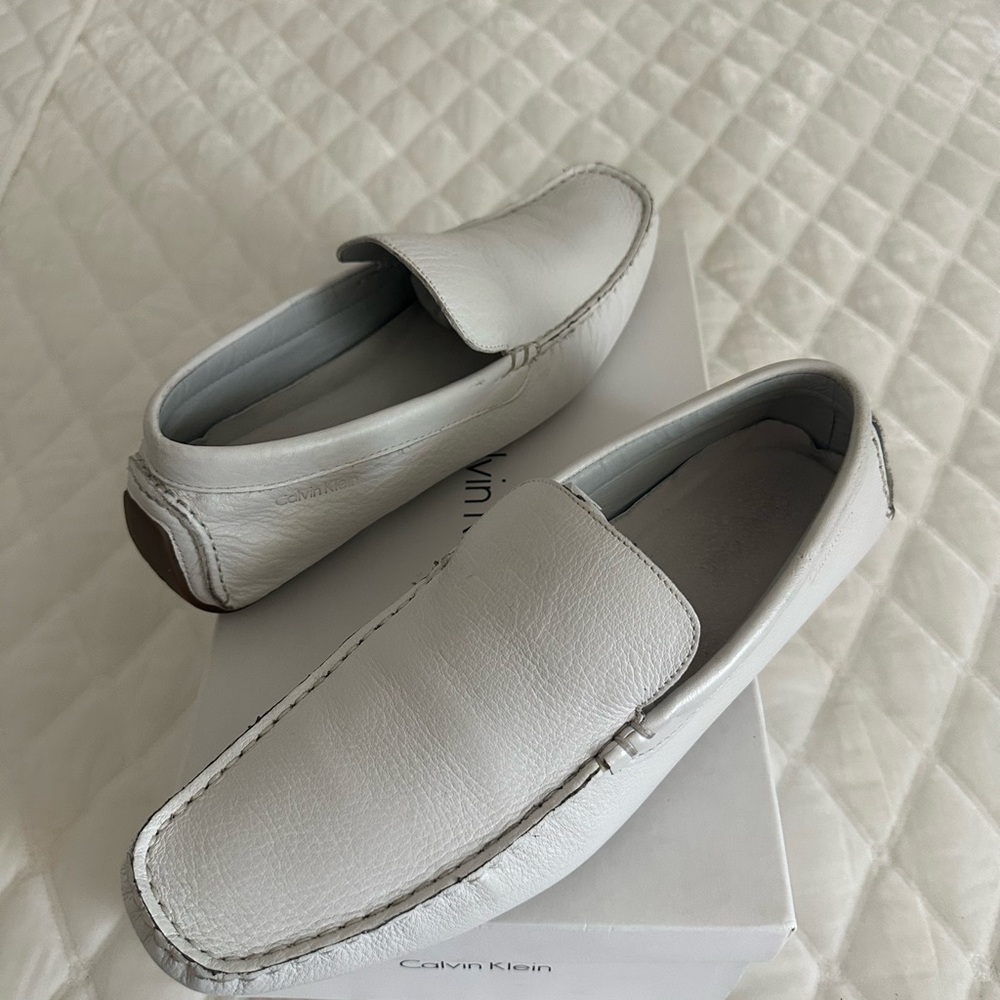 Calvin Klein Men’s White Leather Slip-On Loafers with Brown Heel Accent